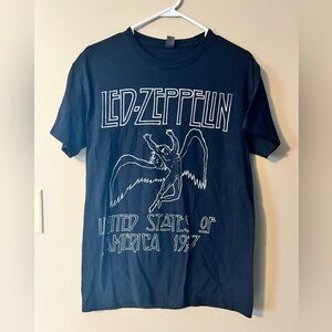 Led Zepplin United States of America 1977 black short sleeve T with white print.